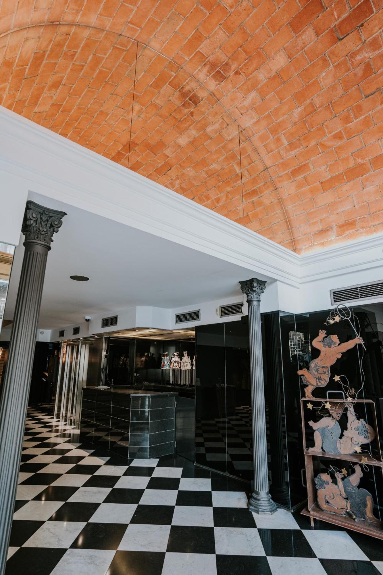 Hotel Gran Derby Suites, A Small Luxury Hotel Of The World Barcelona Exterior photo